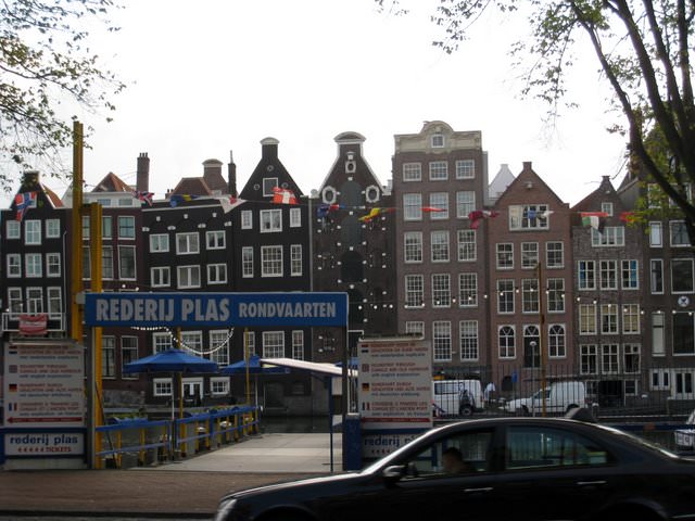 The Netherlands 初秋荷蘭的大城小鎮 – II: 羅宮 Paleis Het Loo、羊角村 Giethoorn、沃倫丹 Volendam、阿姆斯特丹 Amsterdam
