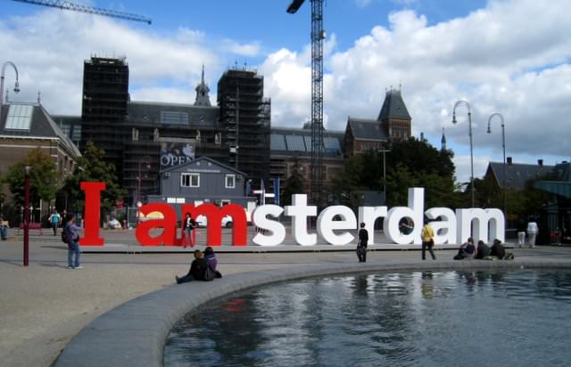 The Netherlands 初秋荷蘭的大城小鎮 – II: 羅宮 Paleis Het Loo、羊角村 Giethoorn、沃倫丹 Volendam、阿姆斯特丹 Amsterdam