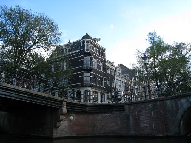 The Netherlands 初秋荷蘭的大城小鎮 – II: 羅宮 Paleis Het Loo、羊角村 Giethoorn、沃倫丹 Volendam、阿姆斯特丹 Amsterdam