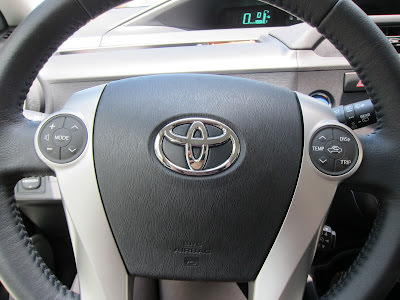 Prius C 小開箱 + 小小模特兒代言