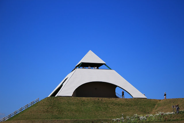 美瑛、富良野和麓鄉: 富良野公寓式飯店 Fresh Powder Furano、富田農場、森林精靈的陽台、北西之丘、cafe de la paix、麓鄉之森撿來的家、麵包超人工坊、金山湖、後藤純男美術館