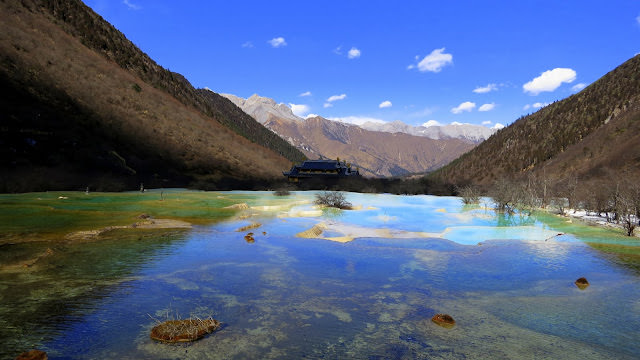 四川 黃龍 Huanglong Scenic and Historic Interest Area 雪山、彩池、峽谷、和森林的夢幻組合