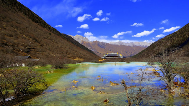 四川 黃龍 Huanglong Scenic and Historic Interest Area 雪山、彩池、峽谷、和森林的夢幻組合