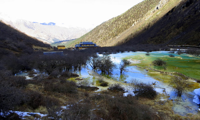 四川 黃龍 Huanglong Scenic and Historic Interest Area 雪山、彩池、峽谷、和森林的夢幻組合