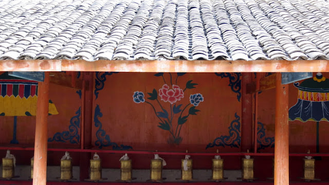 四川 黃龍 Huanglong Scenic and Historic Interest Area 雪山、彩池、峽谷、和森林的夢幻組合