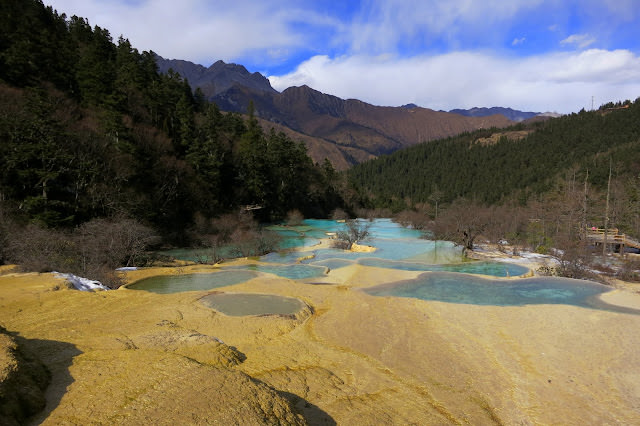 四川 黃龍 Huanglong Scenic and Historic Interest Area 雪山、彩池、峽谷、和森林的夢幻組合