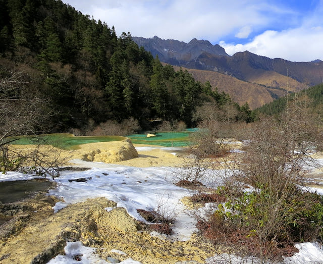 四川 黃龍 Huanglong Scenic and Historic Interest Area 雪山、彩池、峽谷、和森林的夢幻組合