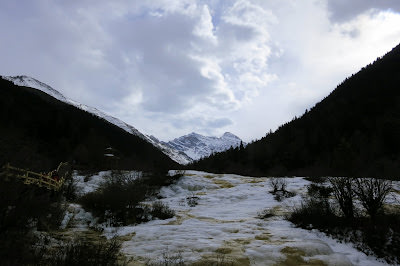 四川 黃龍 Huanglong Scenic and Historic Interest Area 雪山、彩池、峽谷、和森林的夢幻組合