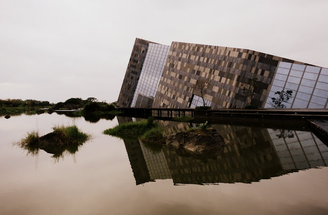 宜蘭景點: THE WALL 賣捌所、設治紀念館、礁溪民宿 合盛36、蘭陽博物館、勝洋水草農場、蜻蜓石