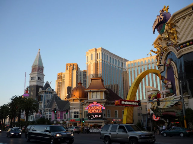 Las Vegas 賭城 拉斯維加斯 景點紀錄: 可口可樂專賣店、 永利酒店、Bellagio酒店水舞、太陽劇團O show