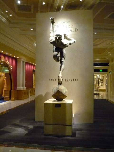 Las Vegas 賭城 拉斯維加斯 景點紀錄: 可口可樂專賣店、 永利酒店、Bellagio酒店水舞、太陽劇團O show