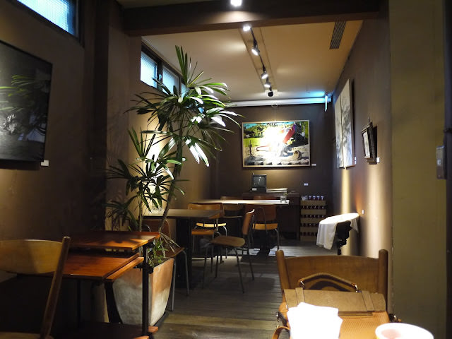 伊聖詩私房書櫃 Charming Reading Space with Aroma of Food and Herbal Essences