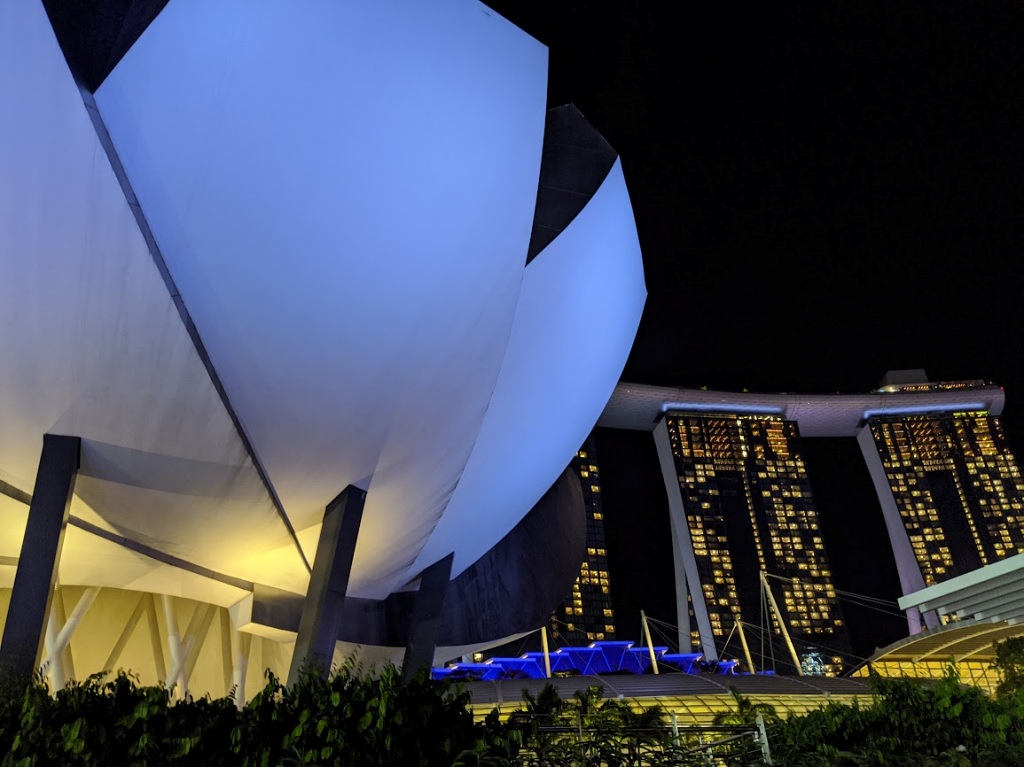 新加坡  藝術科學博物館 ArtScience Museum 特別的白色花瓣建築