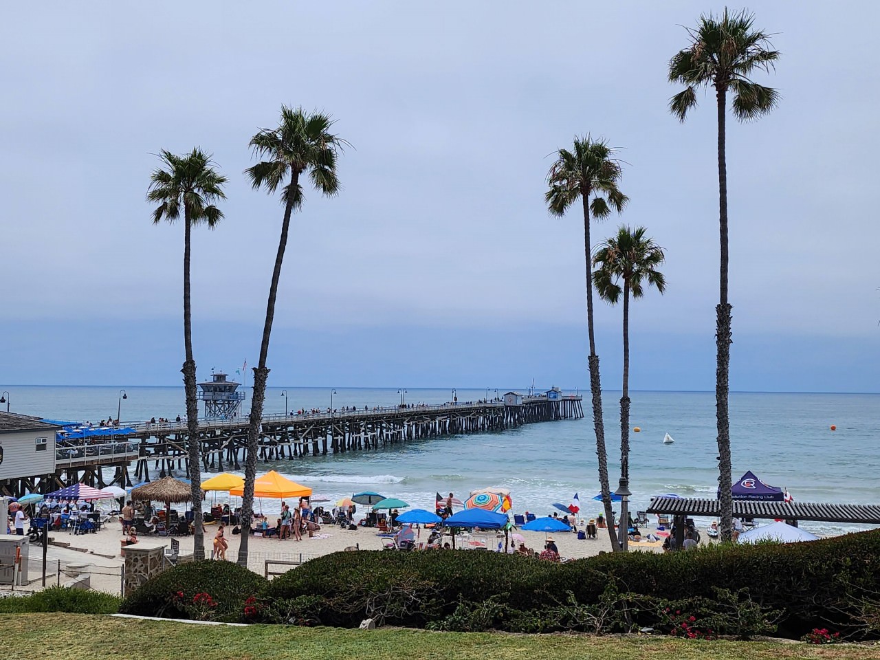 聖克萊門特碼頭 San Clemente Pier 伸入海中的木棧道和連綿的沙灘