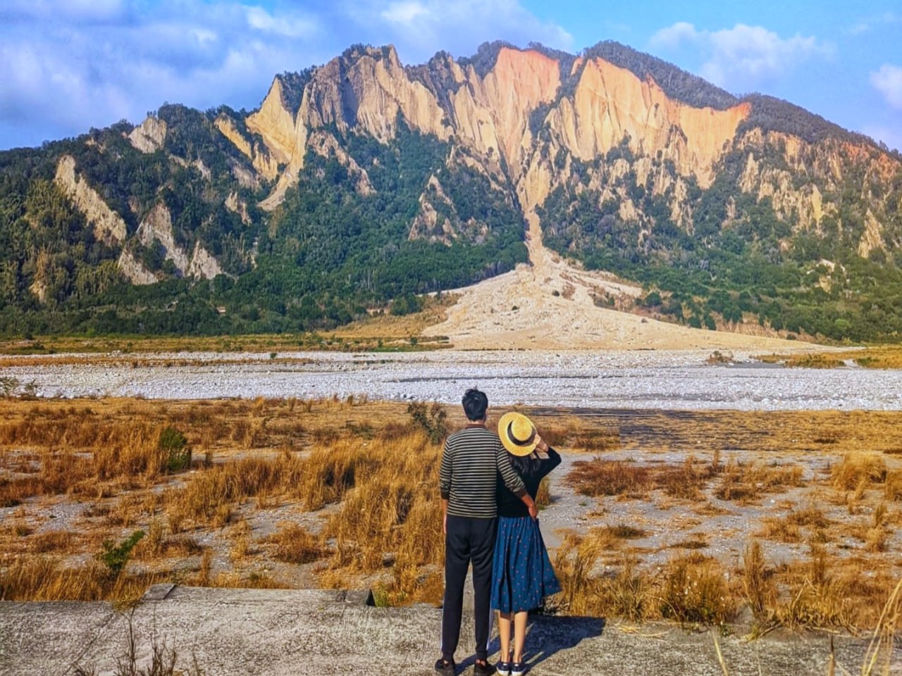 壯觀的火炎山拍照點 隔著河谷欣賞台版大峽谷景色