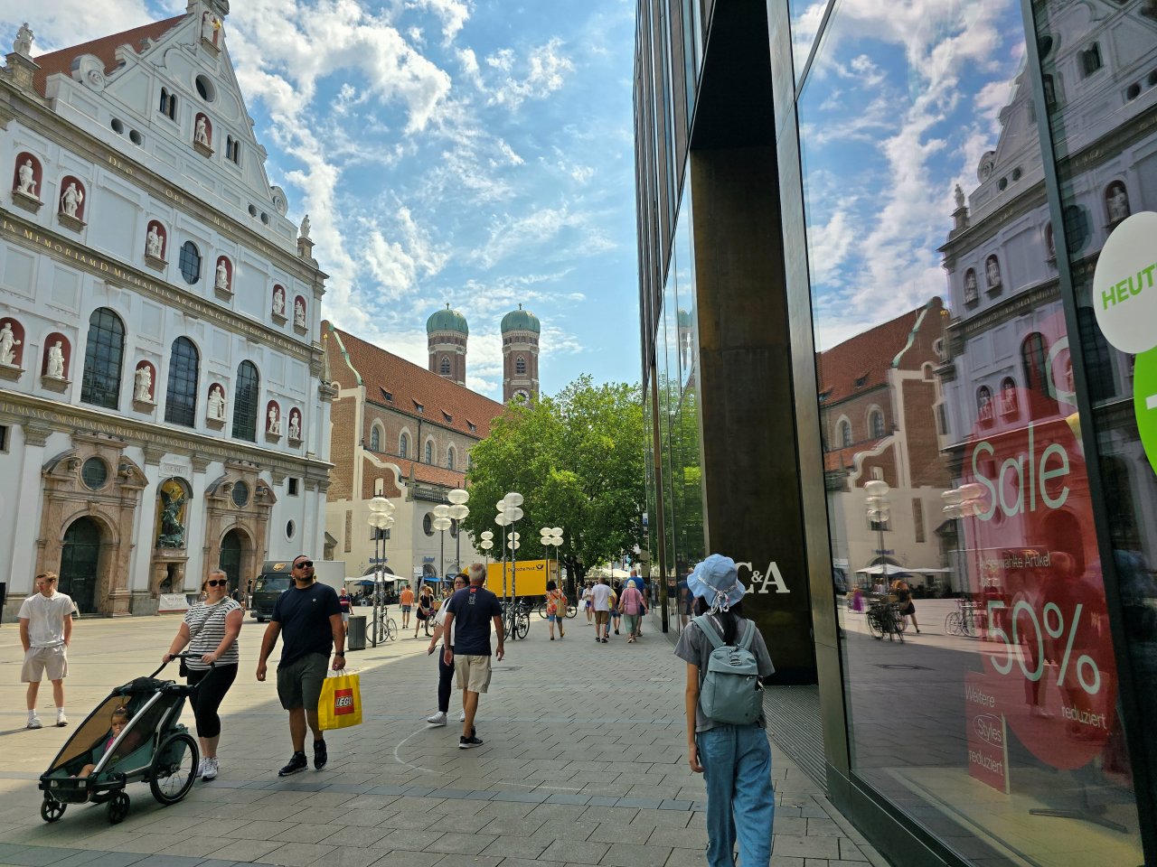 德國慕尼黑 聖彌額爾堂 Munich Michaelskirche。這不是普通教堂，聖彌額爾堂藏著德國宗教權力史。外觀低調，內部卻令人驚艷的教堂。