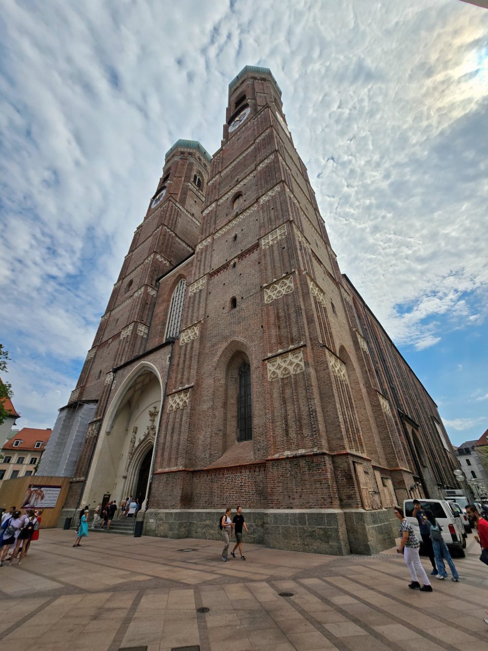 德國慕尼黑聖母升天教堂 Frauenkirche。城市天際線的代表建築，登塔後可俯瞰慕尼黑老城