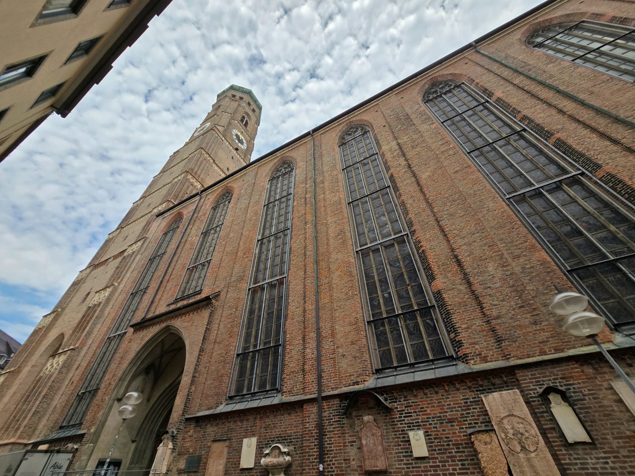德國慕尼黑聖母升天教堂 Frauenkirche。城市天際線的代表建築，登塔後可俯瞰慕尼黑老城