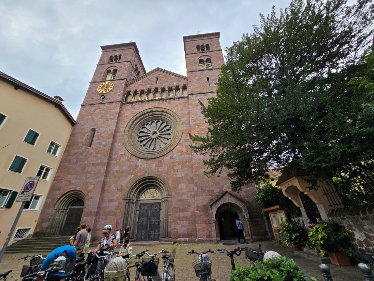 義大利 Bolzano 波扎諾。多洛米蒂門戶城市的散步景點與交通整理