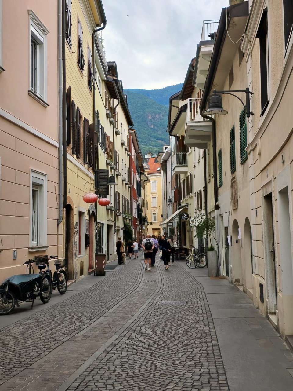 義大利 Bolzano 波扎諾。多洛米蒂門戶城市的散步景點與交通整理