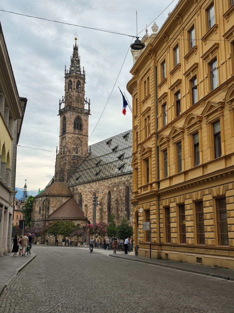 義大利 Bolzano 波扎諾。多洛米蒂門戶城市的散步景點與交通整理