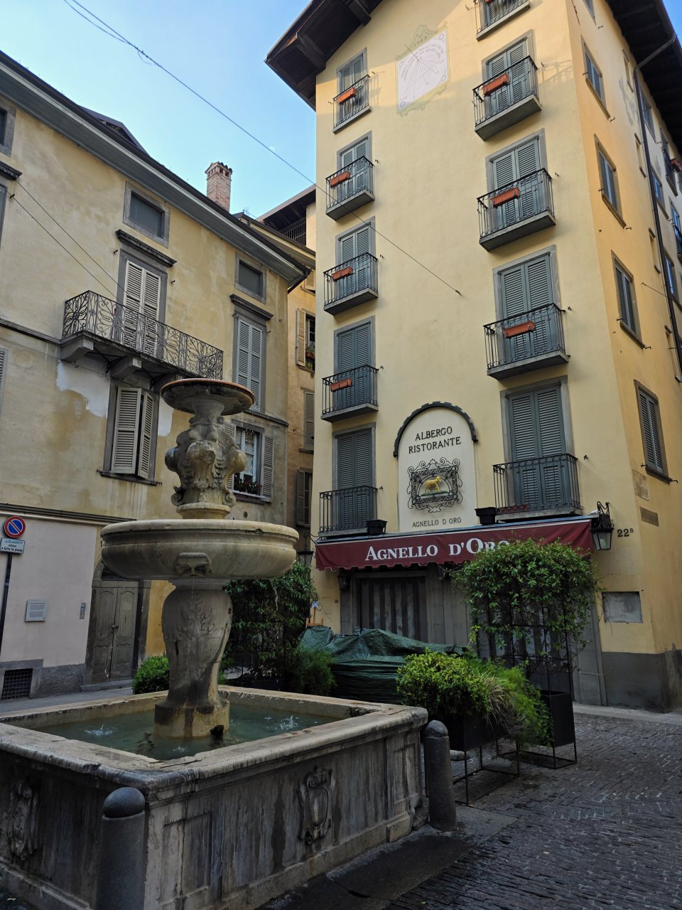 義大利貝爾加莫 Bergamo。米蘭東北方的隱藏寶藏古城,沉醉在文藝復興時期的古典氛圍中 - 第14張圖 義大利貝爾加莫 Bergamo。米蘭東北方的隱藏寶藏古城,沉醉在文藝復興時期的古典氛圍中