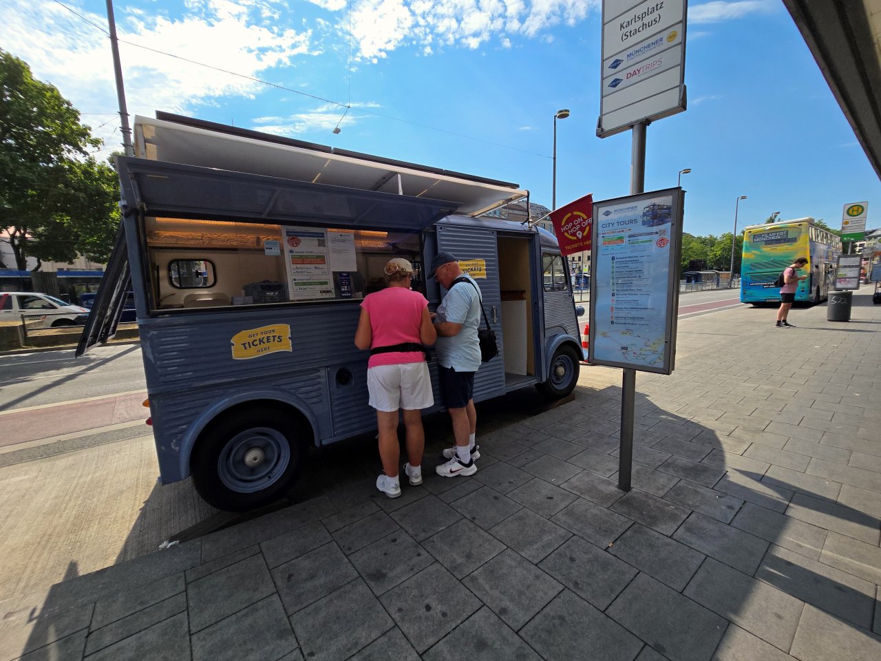 慕尼黑 哈利波特專賣店。Thalia Harry Potter Store 結合書店與魔法世界主題，像是走進霍格華茲的場景，還有免費互動拍照裝置