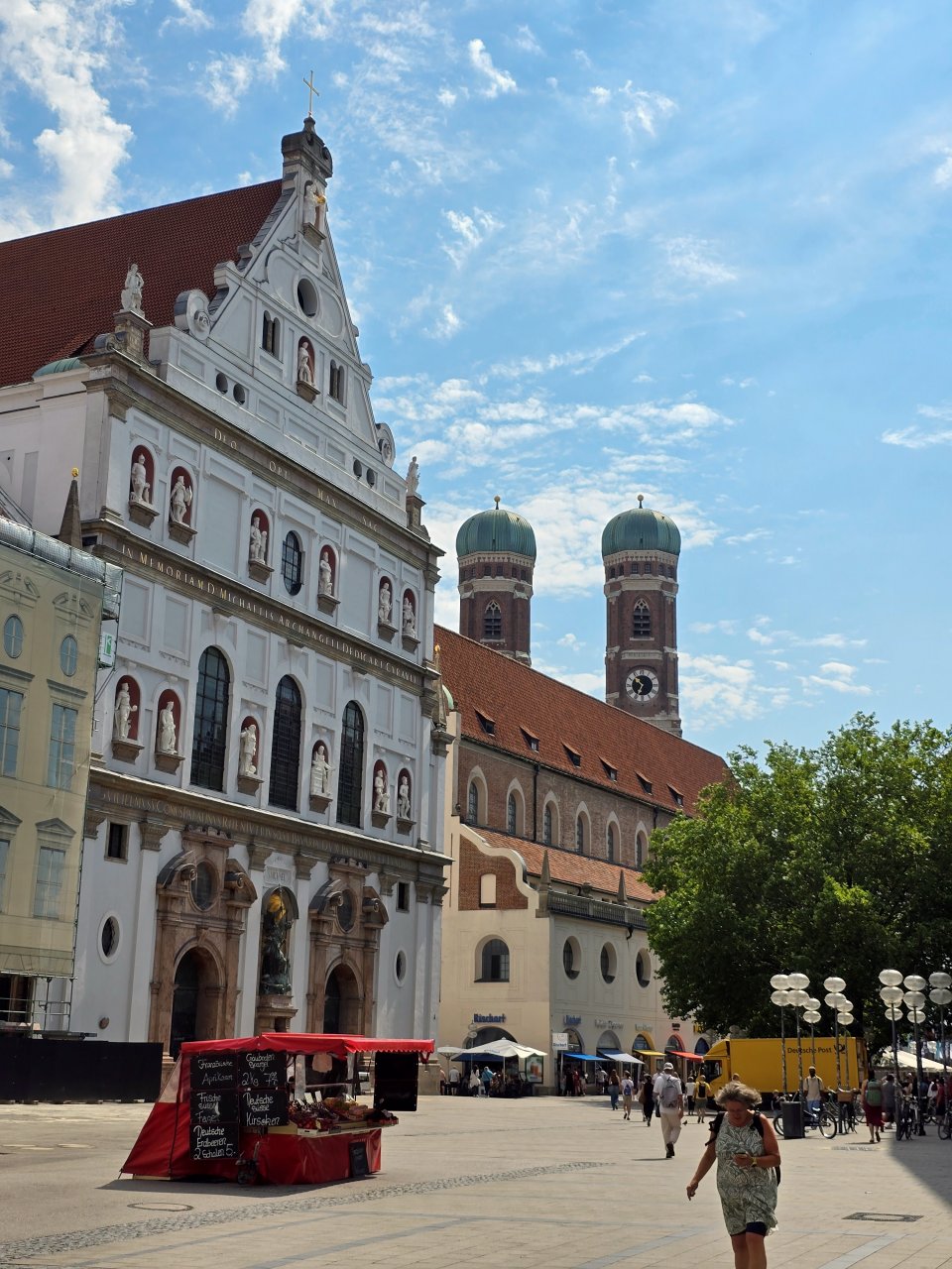 慕尼黑 哈利波特專賣店。Thalia Harry Potter Store 結合書店與魔法世界主題，像是走進霍格華茲的場景，還有免費互動拍照裝置