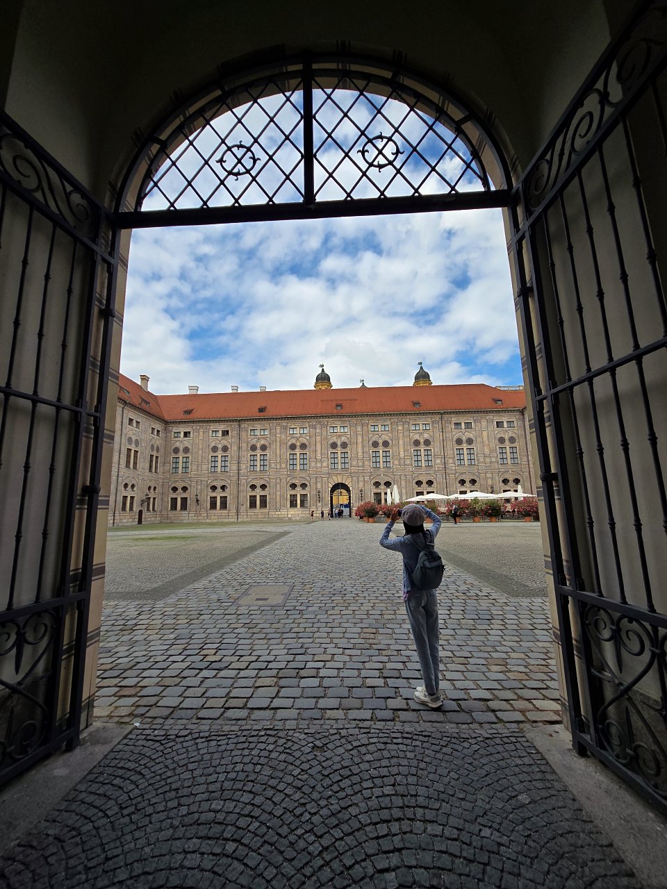 慕尼黑王宮: 走進德國最大王宮的華麗世界，交通、必看大廳與參觀重點。