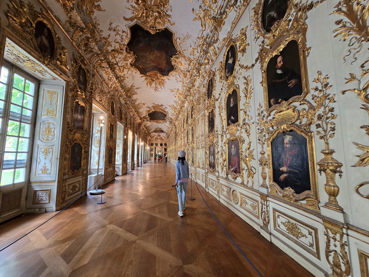 慕尼黑王宮: 走進德國最大王宮的華麗世界，交通、必看大廳與參觀重點。