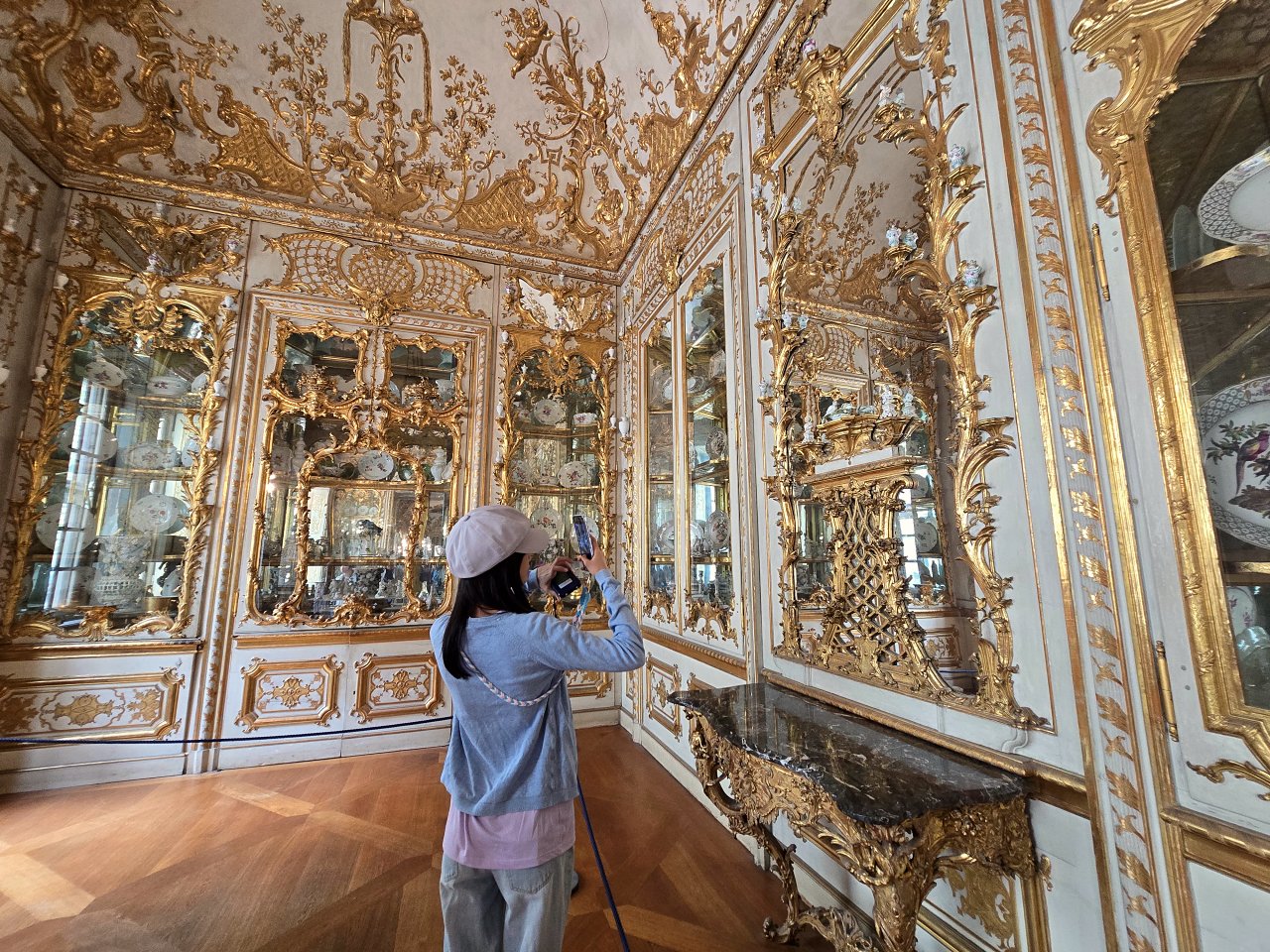 慕尼黑王宮: 走進德國最大王宮的華麗世界，交通、必看大廳與參觀重點。