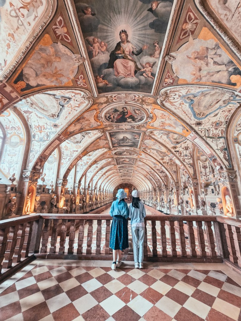 慕尼黑王宮: 走進德國最大王宮的華麗世界，交通、必看大廳與參觀重點。